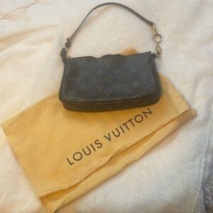 Authentic Louis V clutch / make up bag